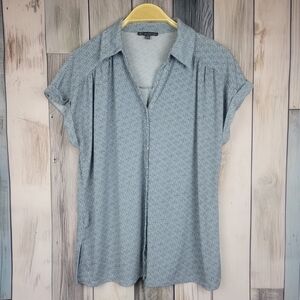 Adrianna Papell Pale Blue Geometric Print Short Sleeve Button Down Blouse Medium
